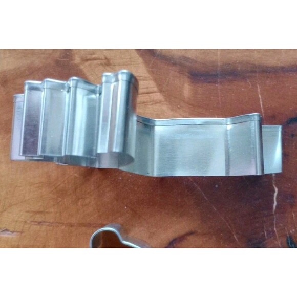 Lot of Animal Shaped Metal Cookie Cutters Baking Kitchen Resin Crafting NEW - Picture 5 of 6